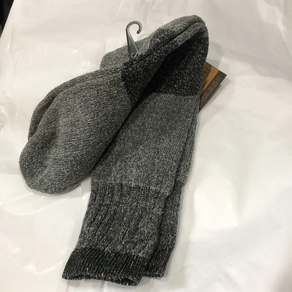 2pairs gray &‎ black lamb’s wool unisex socks fits size US 10-13 new